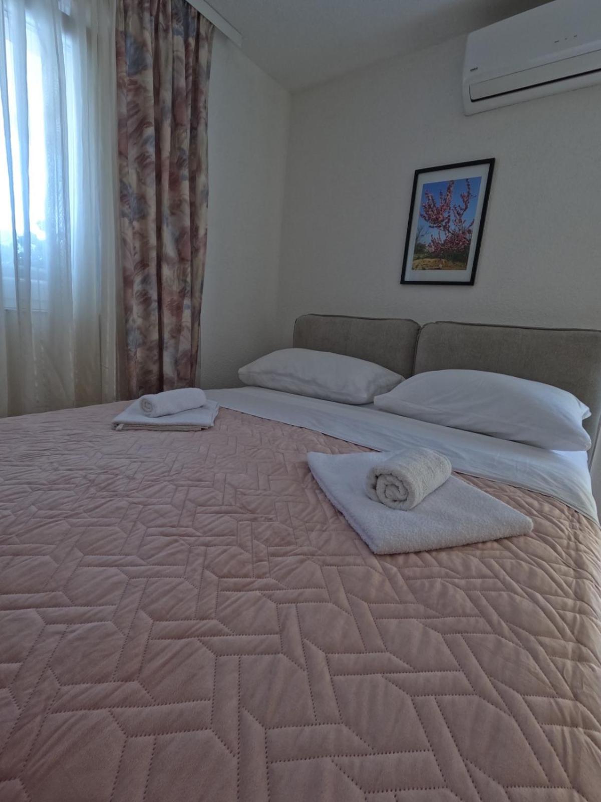 Apartmani Lena Šibenik Exteriör bild
