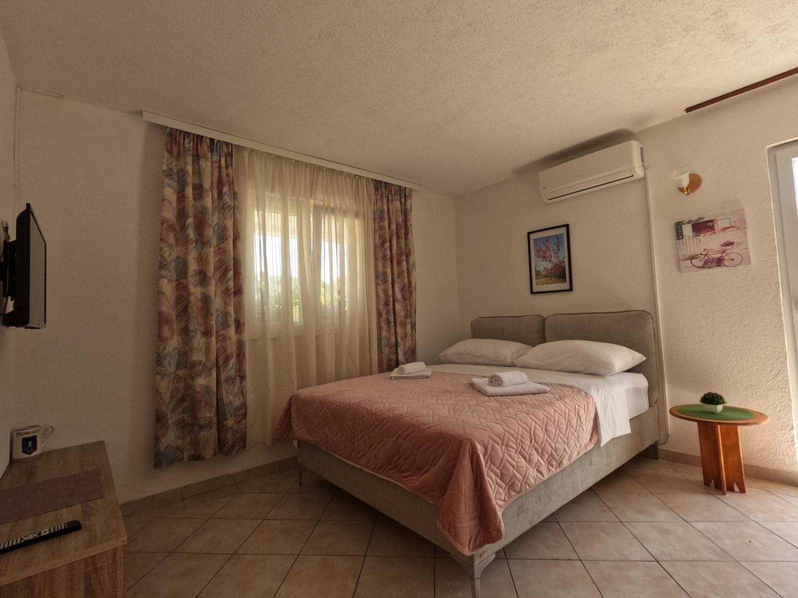 Apartmani Lena Šibenik Exteriör bild